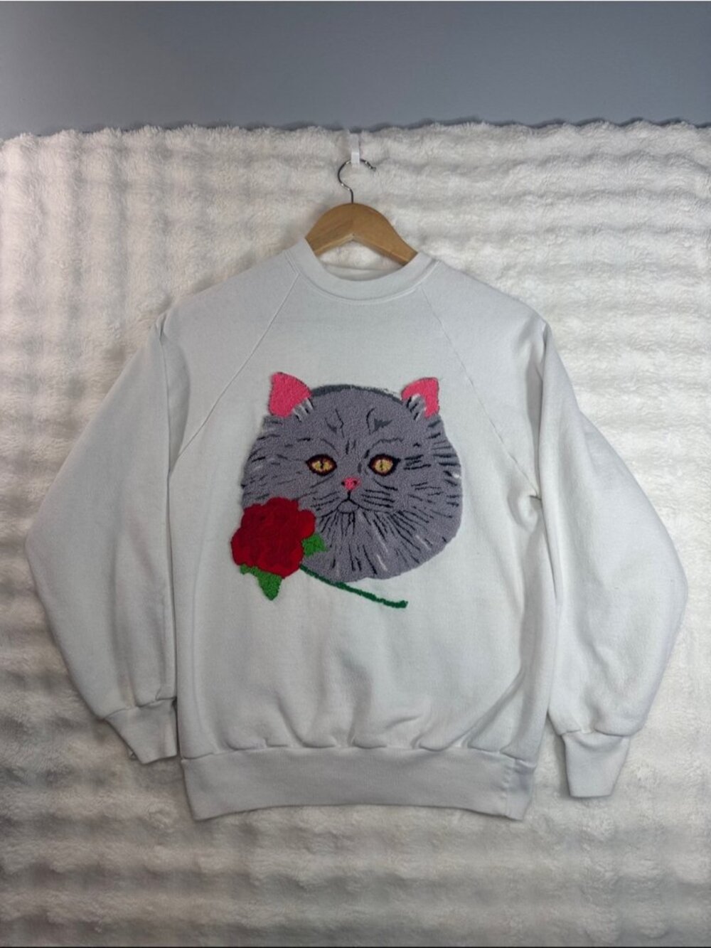 Vintage Cat Sweatshirt Made in USA Embroidered Fuzzy Size Medium